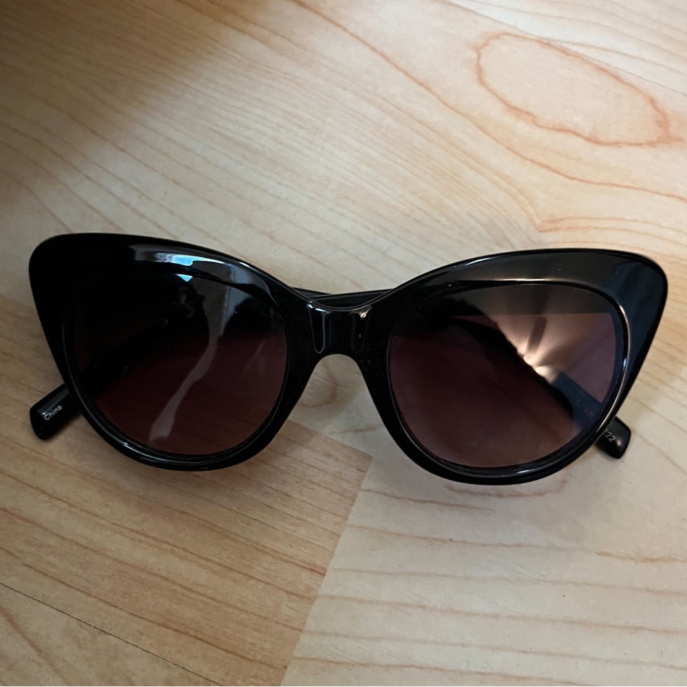 Loft Cateye Sunglasses - Black